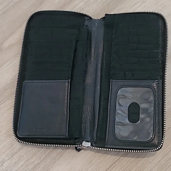 Fossil Wallet - Picture 4 of 4